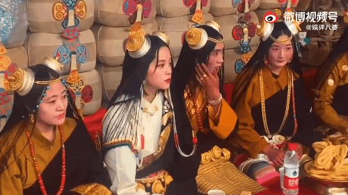 1 đám cưới ở Tây Tạng bỗng gây bão MXH vì cô phù dâu xinh ngất ngây đến vô thực, tưởng ai hóa ra nữ thần nhan sắc đình đám Cbiz - Ảnh 10.