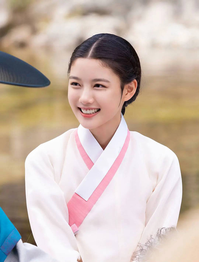 4 nữ thần cổ trang đẹp nhất màn ảnh Hàn 2021: Kim Yoo Jung như tiên tử nhưng Yuri (SNSD) mới là đỉnh cao - Ảnh 2.