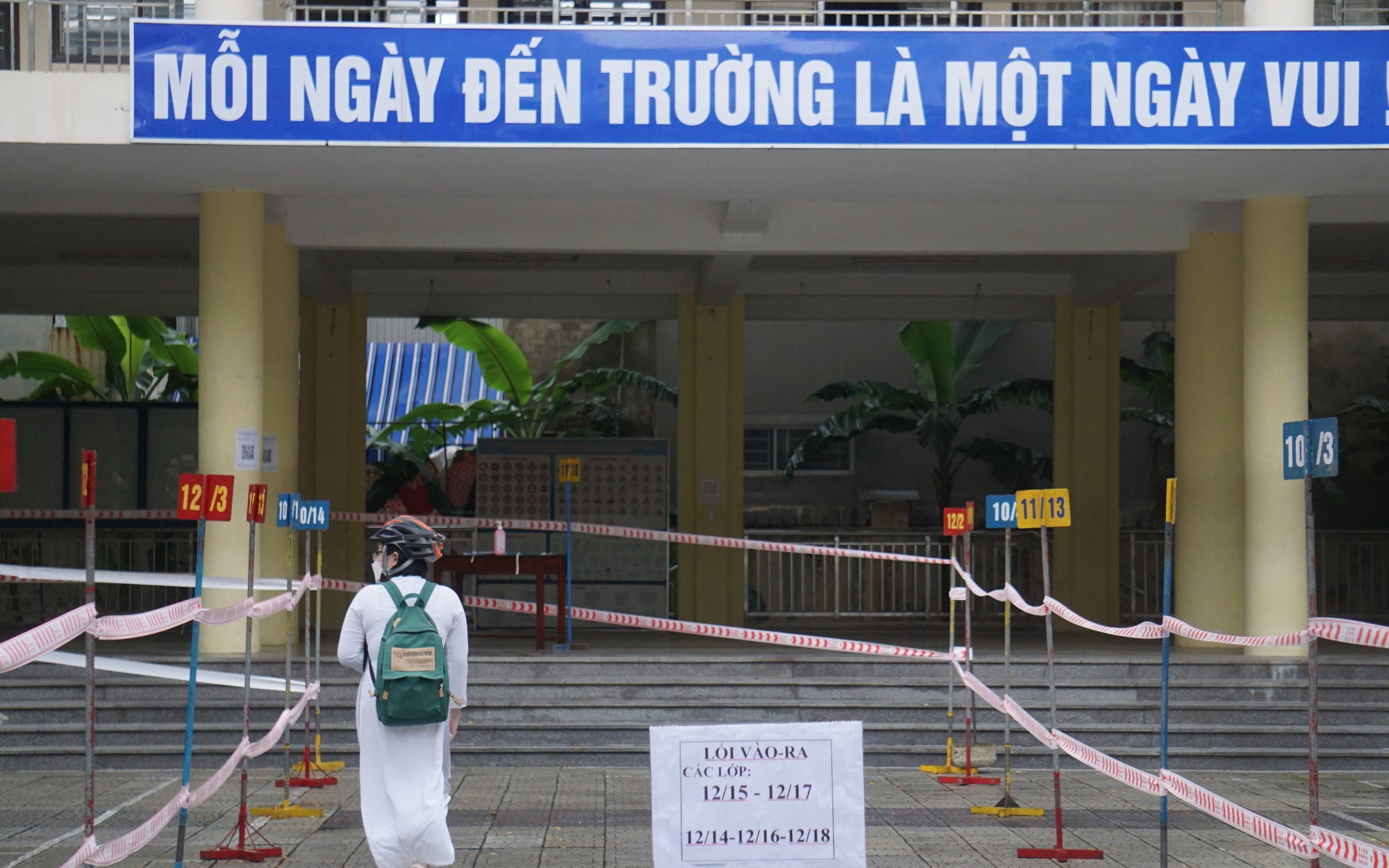 Nữ giáo viên ở Đà Nẵng nhiễm Covid-19, hàng trăm học sinh dừng học trực tiếp