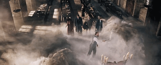 Căng đét trailer bom tấn Fantastic Beasts 3: Bí mật đen tối của Dumbledore sắp bại lộ, tài tử thay thế Johnny Depp làm fan sướng rần rần! - Ảnh 2.