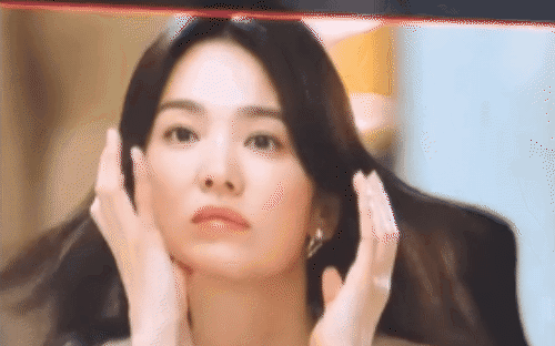 Cận cảnh visual Song Hye Kyo ở clip quay lén tại hậu trường phim, nhìn thế này ai còn dám chê chị già nữa!