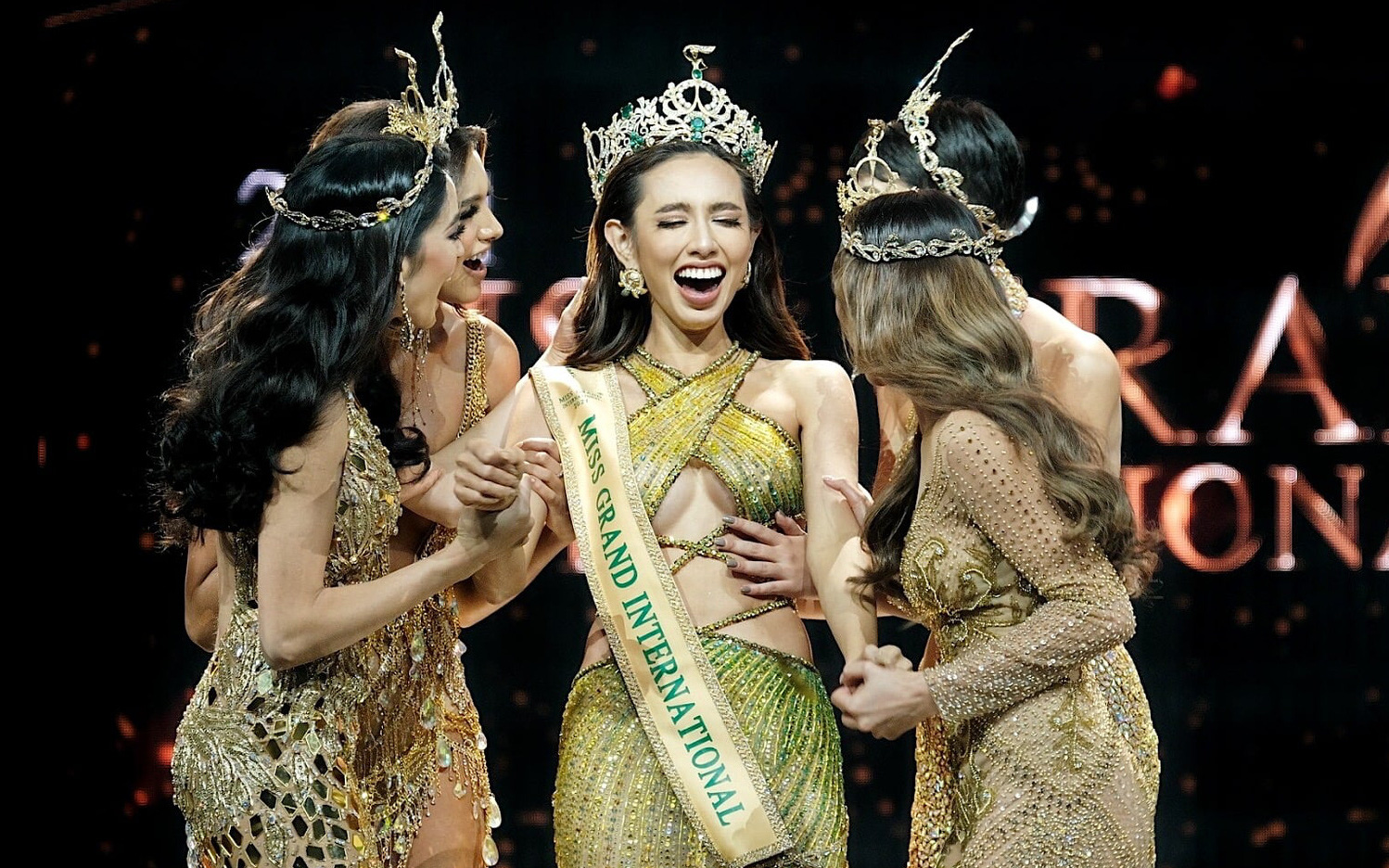 Thuỳ Tiên xác lập 1 kỷ lục mới cho trang chủ Miss Grand, nhan sắc Việt cũng đỉnh quá đây này!
