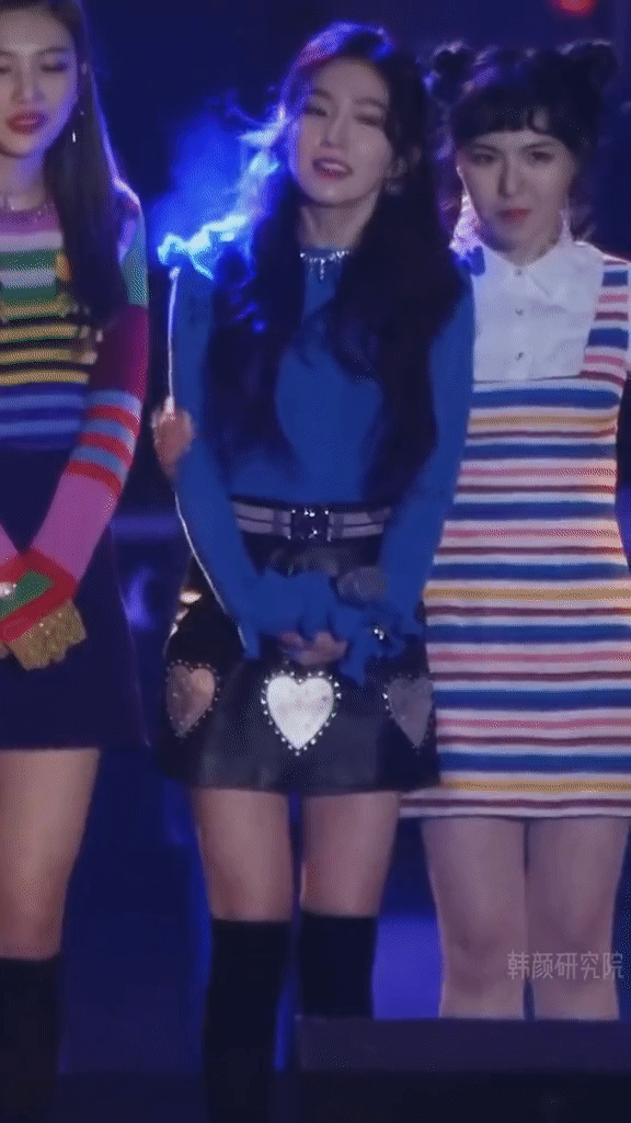 Nhìn Irene (Red Velvet) run cầm cập như sắp ngất trên sân khấu, netizen không khỏi cảm thán về mặt trái của nghề idol - Ảnh 3.