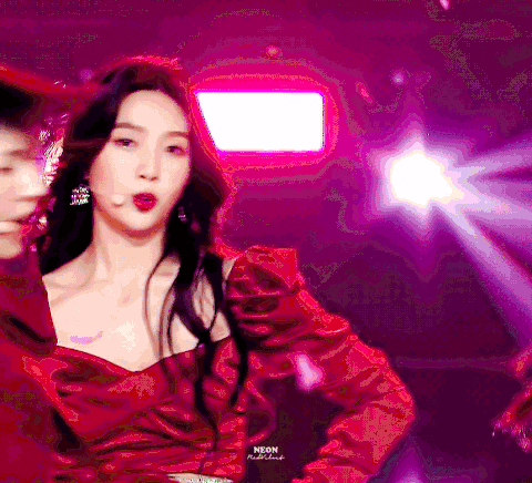 Cứ mỗi dịp cuối năm, nữ idol Kpop này lại khiến dân tình đảo điên trước vẻ nóng bỏng nghẹt thở! - Ảnh 20.