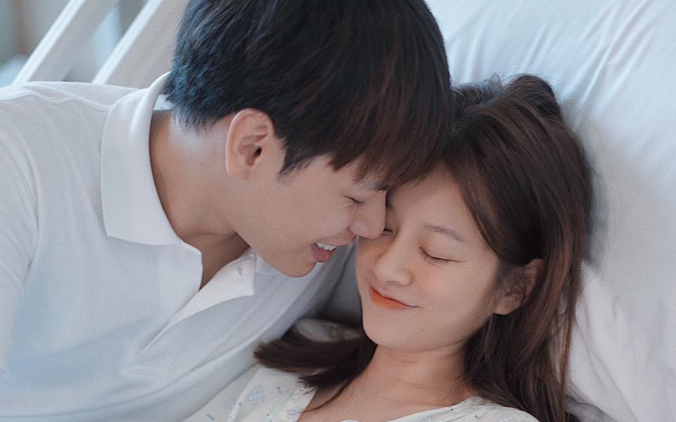 Jaykii và Trương Hoàng Mai Anh chính thức chào đón con đầu lòng, tiết lộ diện mạo và tên gọi của bé