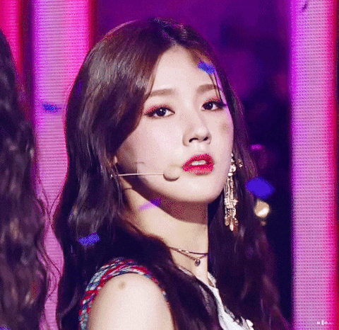 Mỹ nhân có visual đè bẹp BLACKPINK, Red Velvet: Khí chất sang trọng trên sân khấu thật không đùa được! - Ảnh 26.