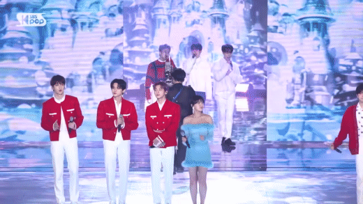 Mỹ nhân Red Velvet bị bóc mẽ chiều cao thật khi đứng cạnh đàn em BTS, đi cả giày cao gót mà vẫn bé hạt tiêu thế này sao? - Ảnh 4.