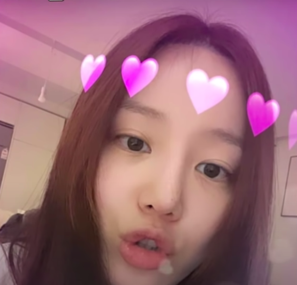 Ngày hội hẹn hò hay gì: Jungkook (BTS) lộ bằng chứng yêu con gái Mama Chuê, ngay vài tiếng sau tin Sehun - Jiyeon hẹn hò - Ảnh 3.