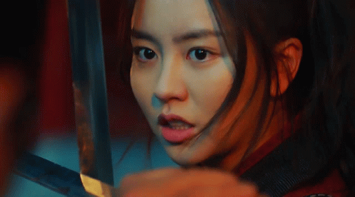 6 mỹ nhân hành động gây mê cực mạnh ở phim Hàn 2021: Han So Hee làm cỏ băng tội phạm, Han Hyo Joo đấm nhau với zombie - Ảnh 18.