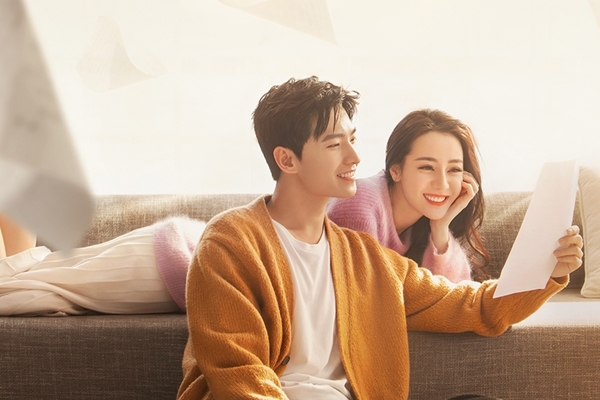 HOT: Địch Lệ Nhiệt Ba lộ bằng chứng sống chung với Dương Dương, lời ám chỉ của đồng nghiệp nói lên tất cả? - Ảnh 5.