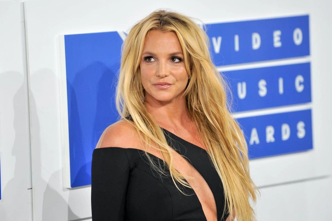Netizen lo sợ Britney Spears bị lừa khi thấy những hình ảnh mới nhất của nữ ca sĩ với chiếc iPad Air trên tay? - Ảnh 1.