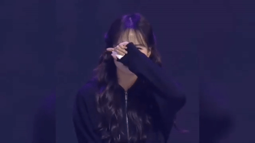 Trưởng nhóm IZ*ONE khóc nức nở trong concert cuối cùng, fan tan nát cõi lòng dù đã biết trước ngày tan rã - Ảnh 5.