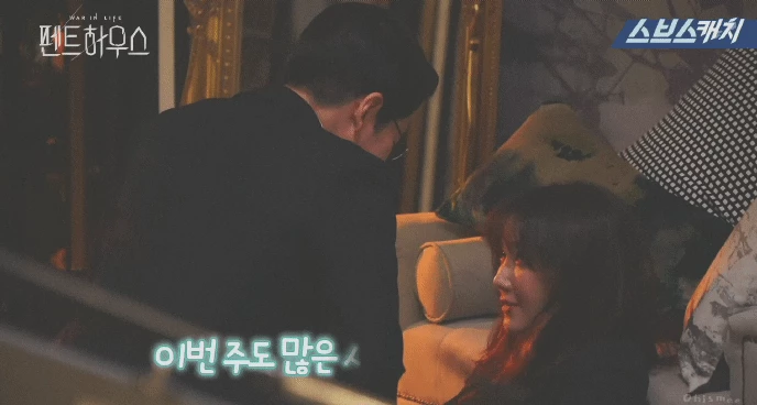 Ác ma Penthouse Uhm Ki Joon và bà cả Lee Ji Ah lộ hint hẹn hò ở hậu trường: Sau camera thế này bảo sao được ship rầm rộ! - Ảnh 15.