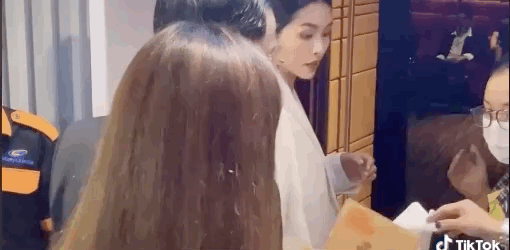 Netizen đào lại clip bắt trọn visual và thần thái phu nhân hào môn của Hà Tăng ở sự kiện: “Ngọc nữ” số 1 Vbiz đích thị là đây! - Ảnh 4.