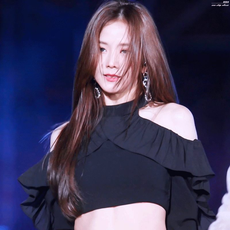 Sân khấu huyền thoại của Jisoo (BLACKPINK): Visual long lanh như nữ thần nhưng Knet chỉ dán mắt vào cơ bụng cực mlem - Ảnh 1.