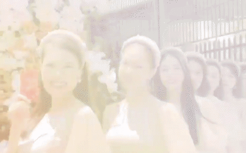 Ngắm dàn phù dâu toàn hoa khôi tiếp viên hàng không, nhan sắc ai cũng "đỉnh của chóp"