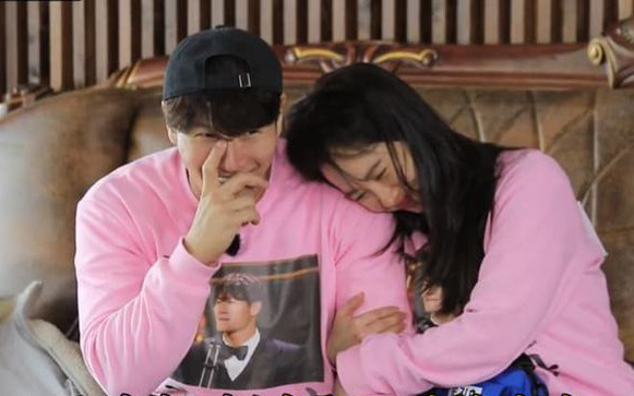 Song Ji Hyo xác nhận đang &quot;hẹn hò&quot; cùng Kim Jong Kook, fan của SpartAce đâu hết rồi?