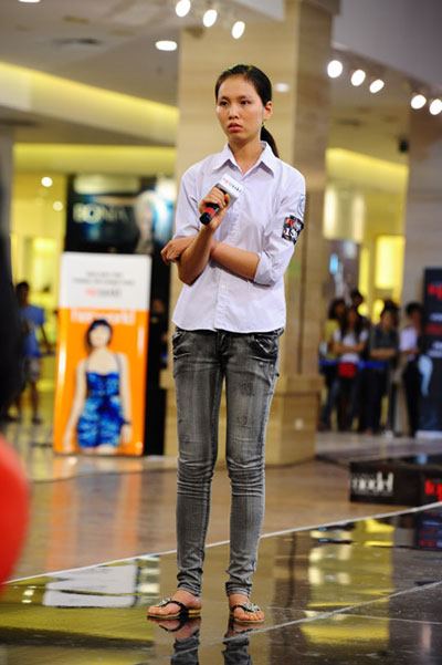 Nữ sinh mặc đồng phục, đi dép lê thi Vietnams Next Top Model năm nào nay đã từ bỏ giấc mơ và đi lấy chồng - Ảnh 3.