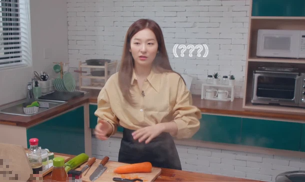 Seulgi (Red Velvet) than trời vì làm món tủ không suôn sẻ như mọi khi: hóa ra nấu ăn cũng cần nhiều may mắn - Ảnh 5.