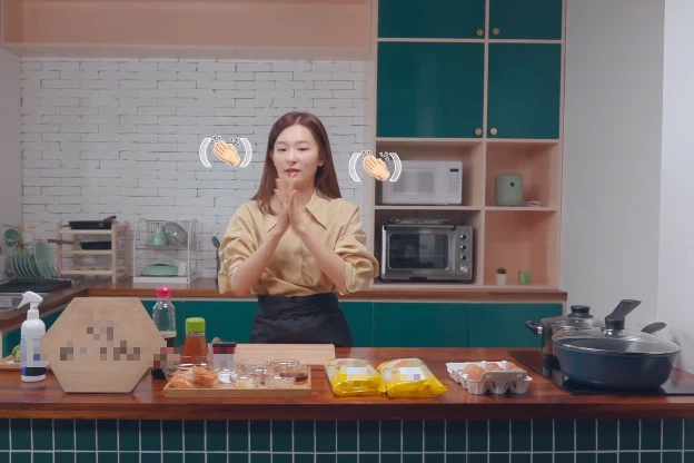 Seulgi (Red Velvet) than trời vì làm món tủ không suôn sẻ như mọi khi: hóa ra nấu ăn cũng cần nhiều may mắn - Ảnh 1.