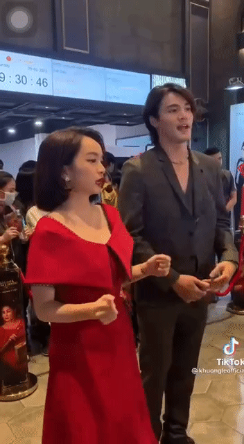 Kaity Nguyễn và Khương Lê đu đưa theo Dynamite của BTS tại họp báo phim, trai xinh gái đẹp nhìn mà mê - Ảnh 3.