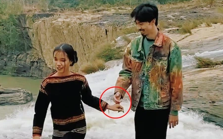 Đen Vâu đăng ảnh nắm tay &quot;H Lisa Niê&quot; đúng ngày 8/3, còn thả thính các thứ nhưng nhìn kiểu gì cũng thấy sai sai!