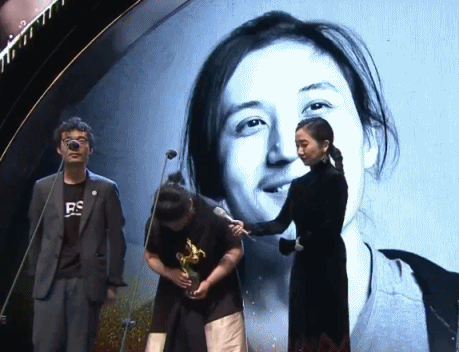 Phim Trung khiến đạo diễn treo cổ tự tử trước ngày công chiếu, vượt mặt Trương Nghệ Mưu thắng giải cao nhất - Ảnh 11.