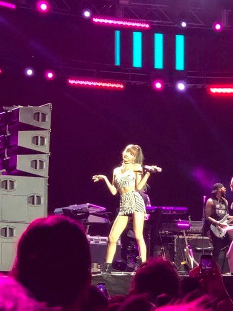 Coachella chính là thời kỳ “huyền thoại” nhan sắc của Lisa: Body và visual lu mờ cả 3 “mẩu” BLACKPINK, người Mỹ cũng phải gọi là “nữ thần tóc mái” - Ảnh 12.