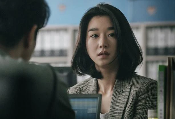 Seo Ye Ji rút lui gấp khỏi họp báo phim sau phốt điều khiển bạn trai, netizen hả hê: Ai bảo dám đụng vào SNSD! - Ảnh 4.