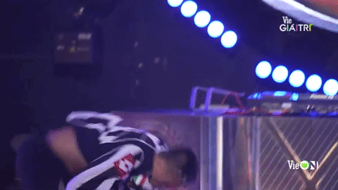 1001 chuyện bi hài tại casting Rap Việt: Thí sinh vừa nằm vừa rap, nịnh nọt giám khảo dù bị đuổi xuống sân khấu - Ảnh 1.