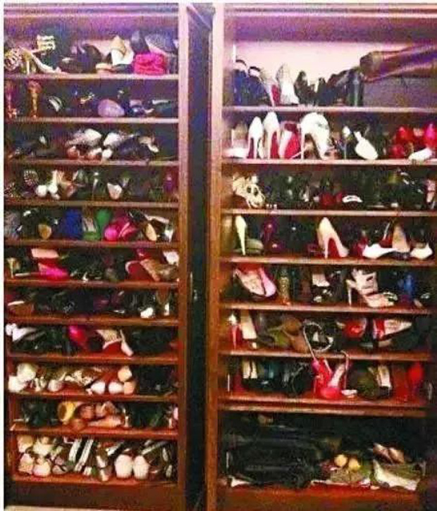 Những màn vung tiền chấn động Cbiz: Tiểu S mua 700 đôi giày vì giận chồng chưa sốc bằng bánh kem 7 tỷ của Phạm Băng Băng - Ảnh 17.