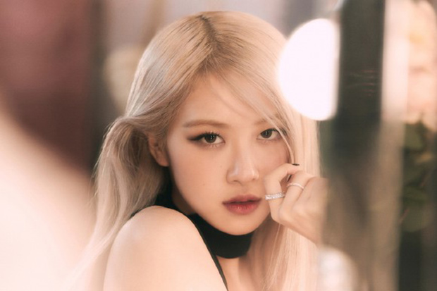 Rosé chia sẻ thứ mà chỉ Jennie mới có trong BLACKPINK, giúp cô nàng có màn debut solo thuận lợi - Ảnh 1.