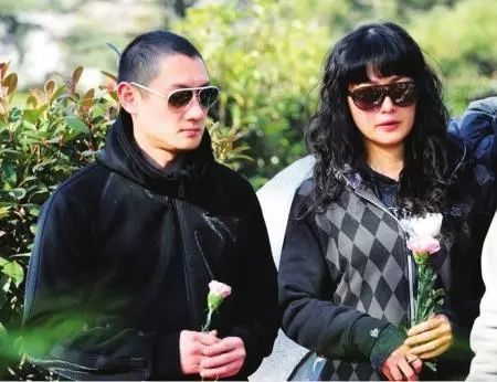Mối tình đầu của Huỳnh Hiểu Minh: Khiến thiếu gia Bắc Kinh mê mệt, di nguyện đau đớn được mặc váy cưới trong tang lễ chính mình - Ảnh 7.