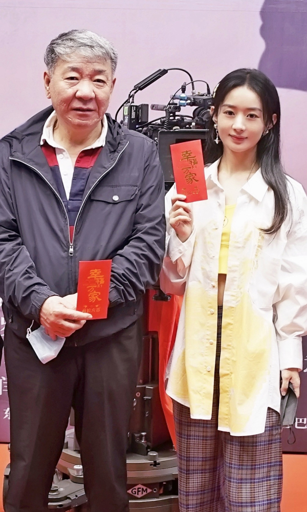 SỐC: Phùng Thiệu Phong tung clip ngoại tình của Triệu Lệ Dĩnh với đạo diễn 67 tuổi, nữ diễn viên khóc lóc xin lỗi - Ảnh 6.