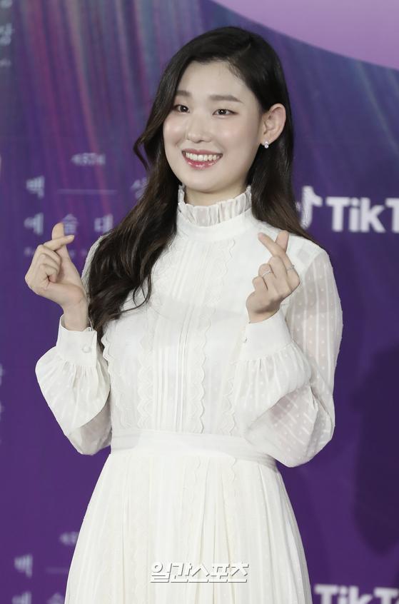 Siêu thảm đỏ Baeksang 2021: Song Joong Ki - Kim Soo Hyun át cả nữ thần Suzy, “ác nữ” Kim So Yeon o ép vòng 1 dẫn đầu đoàn sao Penthouse - Ảnh 39.