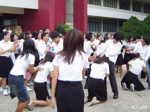 Học sinh mới bị đánh chết trong lễ nhập học ở Girl From Nowhere 2 là chuyện chẳng hiếm gặp ở Thái Lan? - Ảnh 7.
