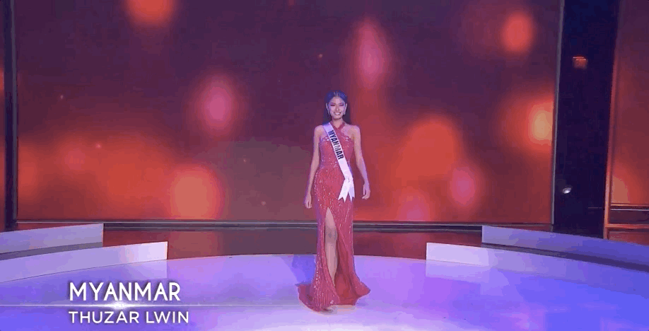 Bán kết Miss Universe 2020: Khánh Vân trổ tài catwalk cực đỉnh trong váy dạ hội nổi bần bật “chặt đẹp” đối thủ, loạt nàng hậu gặp sự cố! - Ảnh 14.