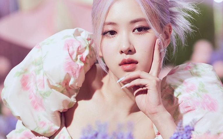 Rosé (BLACKPINK) chính thức tái xuất YouTube sau hơn 1 tháng &quot;bay màu&quot; vì... quên password, lập tức &quot;gây bão&quot; với visual đỉnh cao!