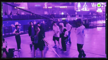 Tlinh cướp nạng Karik, khoe vũ đạo làm hội anh em rapper cũng phải ngã ngửa - Ảnh 5.