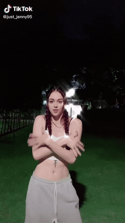 Giới trẻ ùn ùn bắt trend vũ đạo hit Sơn Tùng: Lục Huy - Liz nhảy rất đẹp nhưng gái xinh ngoại quốc mới làm hút hồn - Ảnh 7.
