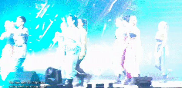 Thành Cry debut diễn bài hát đầu đời với Rhymastic, JustaTee bế MCK lên quẩy tưng bừng tại Rap Việt Concert - Ảnh 3.