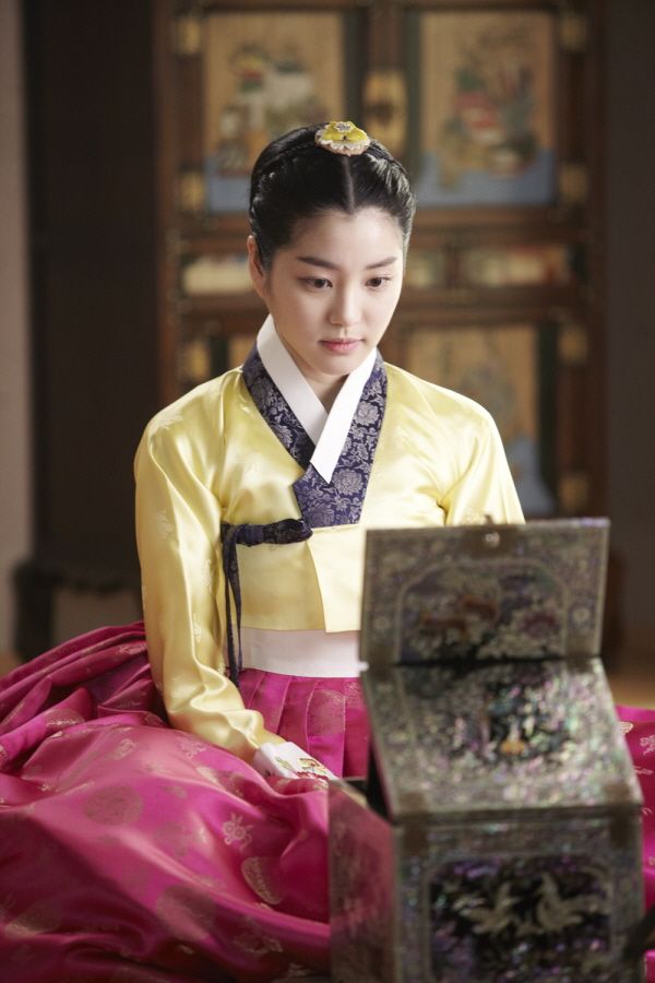 Hóa ra bạn gái Lee Seung Gi là con cháu hoàng gia ở Hàn Quốc, bảo sao visual sang đến vậy trong tạo hình cổ trang - Ảnh 6.