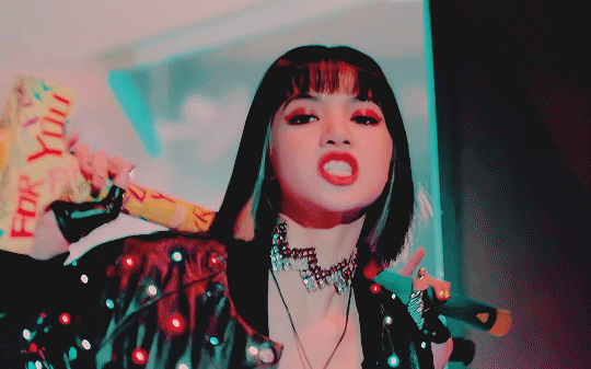 Lisa đích thân hé lộ về solo debut, sẽ có hẳn 1 album luôn nhé fan &quot;góp gạo&quot; dần là vừa!
