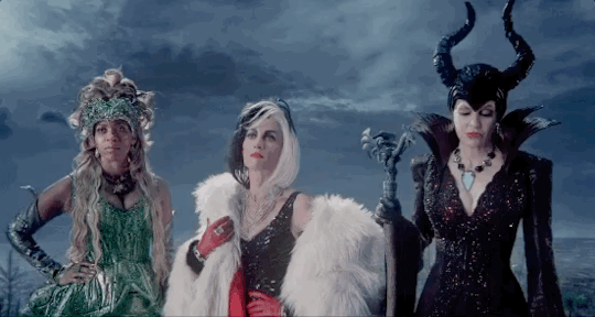Nhan sắc 4 ác nữ Cruella trên phim: Mỹ nữ Emma Stone liệu có cửa đọ với bà hoàng 8 lần được đề cử Oscar? - Ảnh 6.