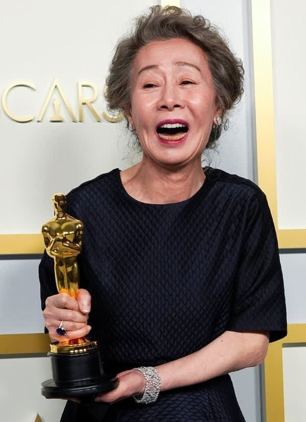 Phim ngoại tình của “bà ngoại quốc dân” Youn Yuh Jung lên kệ sau 30 năm nằm kho - Ảnh 4.