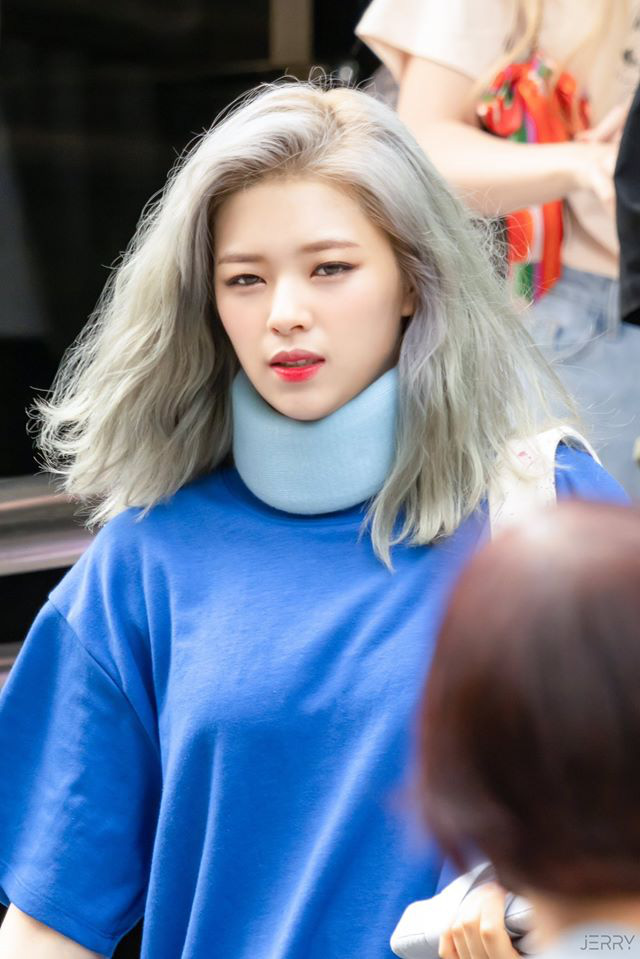 Jeongyeon (TWICE) trình diễn mệt mỏi, quay video đơ cứng quên bài, nhưng netizen bênh hết lời vì loạt biến cố - Ảnh 10.