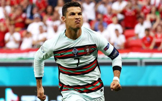 Bồ Đào Nha 3-0 Hungary: Ronaldo đi vào lịch sử với cú đúp