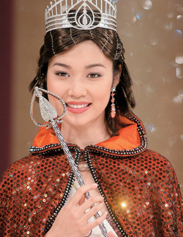 Che giấu suốt 16 năm, Triệu Vy chưa bao giờ nhắc tới người vợ cũ của chồng là Hoa hậu chuyên đi đào mỏ nổi tiếng - Ảnh 3.