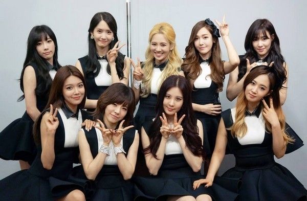 SNSD bị tố lười nhảy tập thể, nhìn cứ như diễn văn nghệ ở trường thế này là sao? - Ảnh 1.