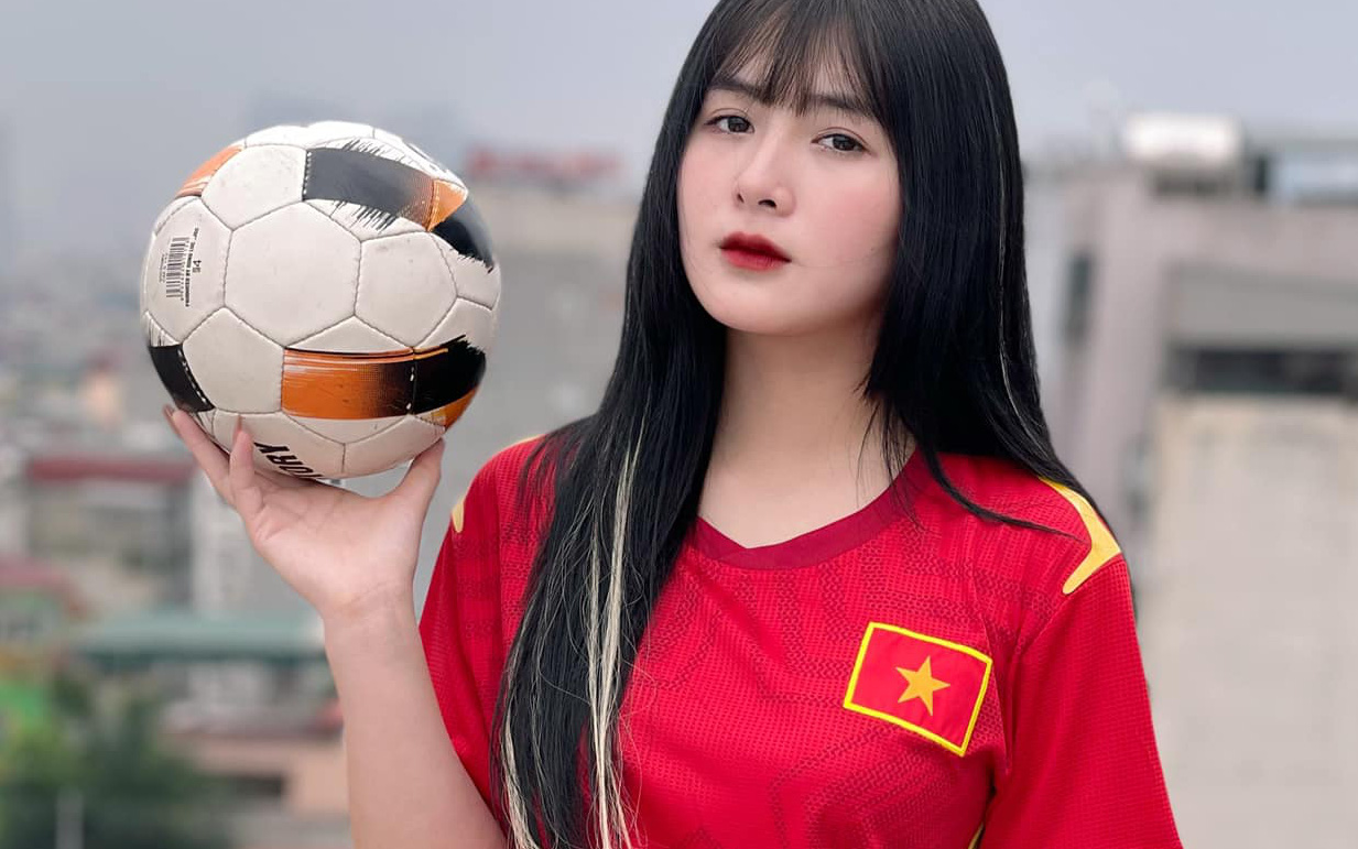 Nữ streamer Quỳnh Alee bất ngờ tuyên bố sẽ làm việc &quot;đại sự&quot; với tuyển thủ quốc gia nếu Việt Nam thắng Indonesia